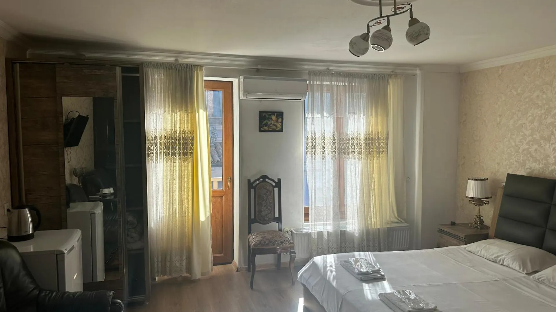 Six Rooms Tbilisi 0*,  Georgien